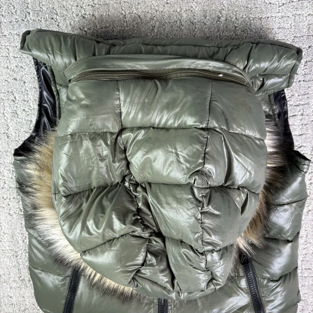 American Eagle Outfitters Duck Down Quilted Puffer Vest Green Zip Up Hood Small